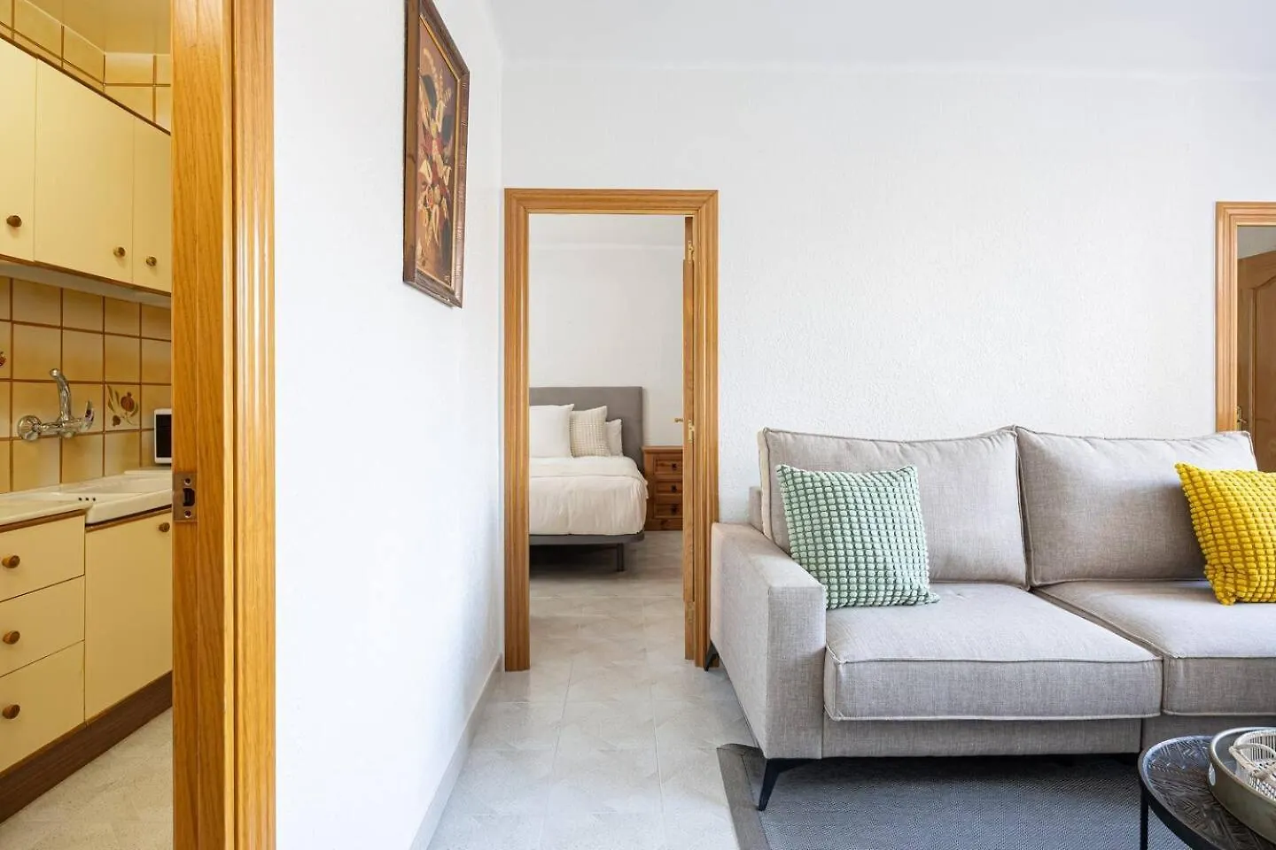 Apartment Cozy Apt In Cornella 2 Mins From The Metro La Gabarra