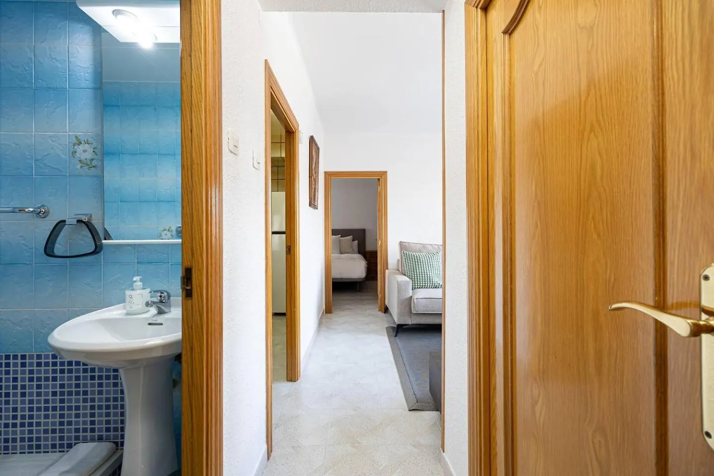 Apartment Cozy Apt In Cornella 2 Mins From The Metro La Gabarra