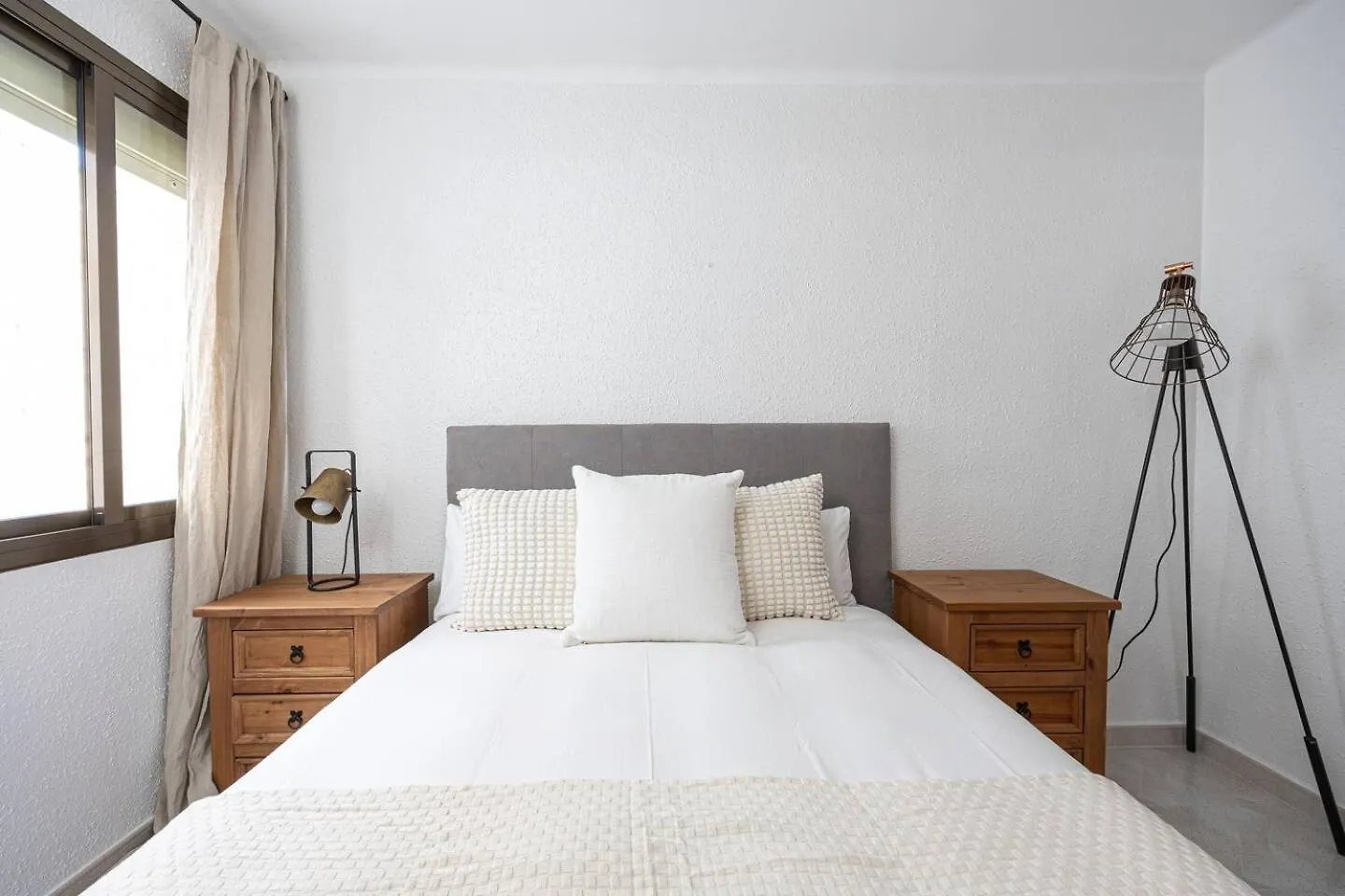 Cozy Apt In Cornella 2 Mins From The Metro La Gabarra Apartment