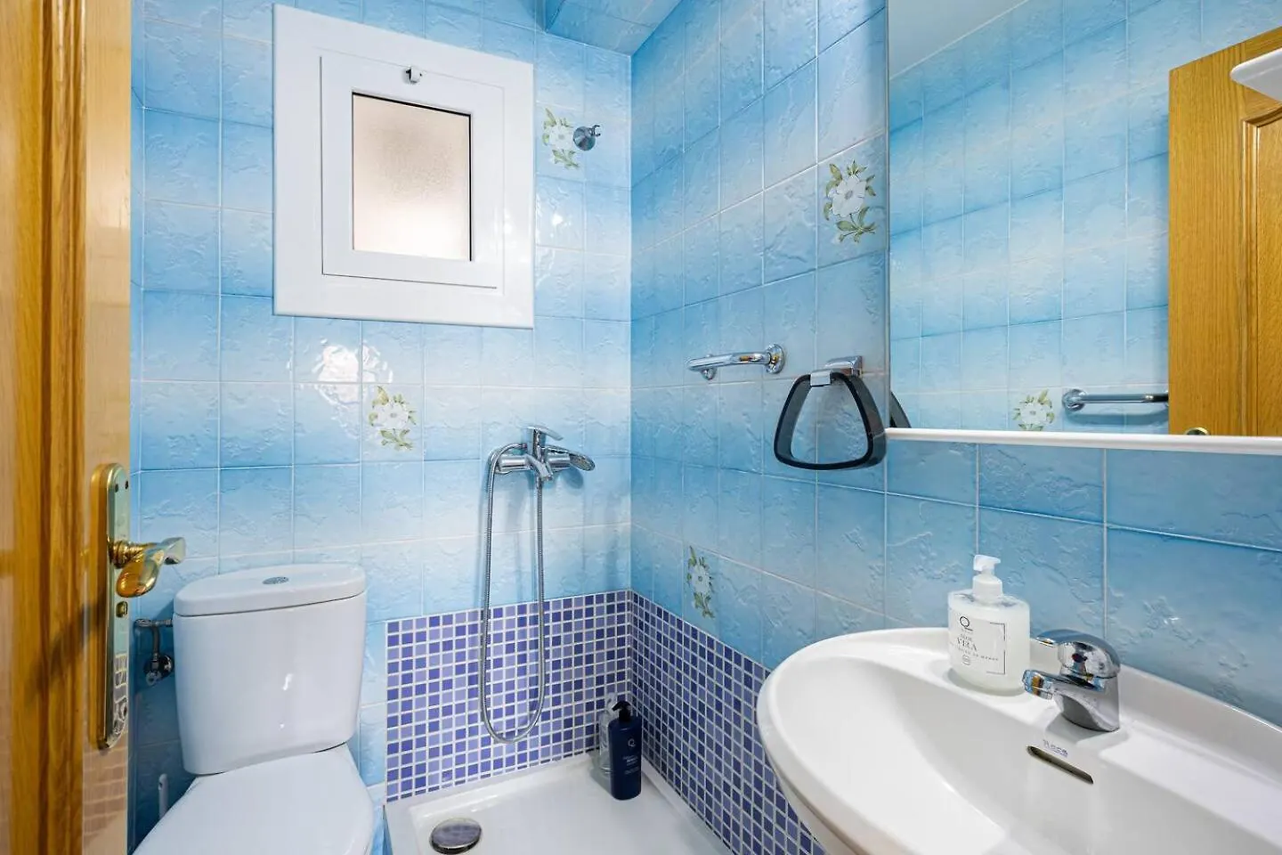 Cozy Apt In Cornella 2 Mins From The Metro La Gabarra