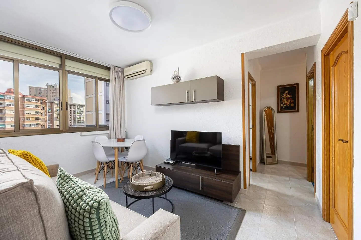 Cozy Apt In Cornella 2 Mins From The Metro La Gabarra 0*,